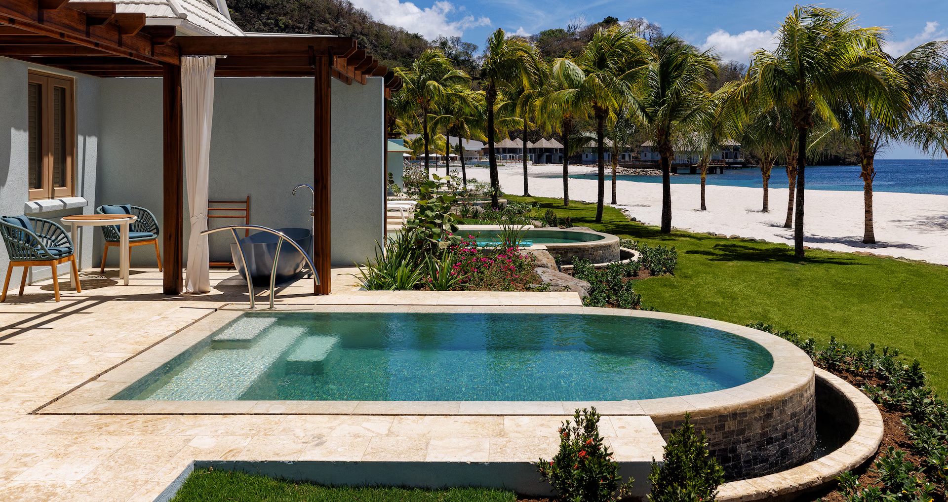 Swim-Up Suite Stays